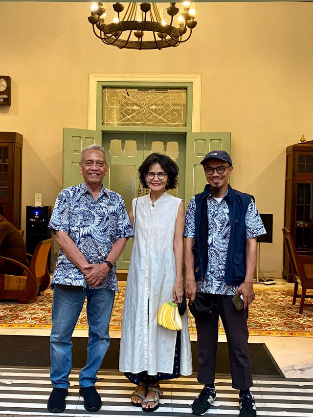 Studio Sejauh: Cloth, Color, and Trust, A Dialogue with Mugi Batik | Sejauh Mata Memandang