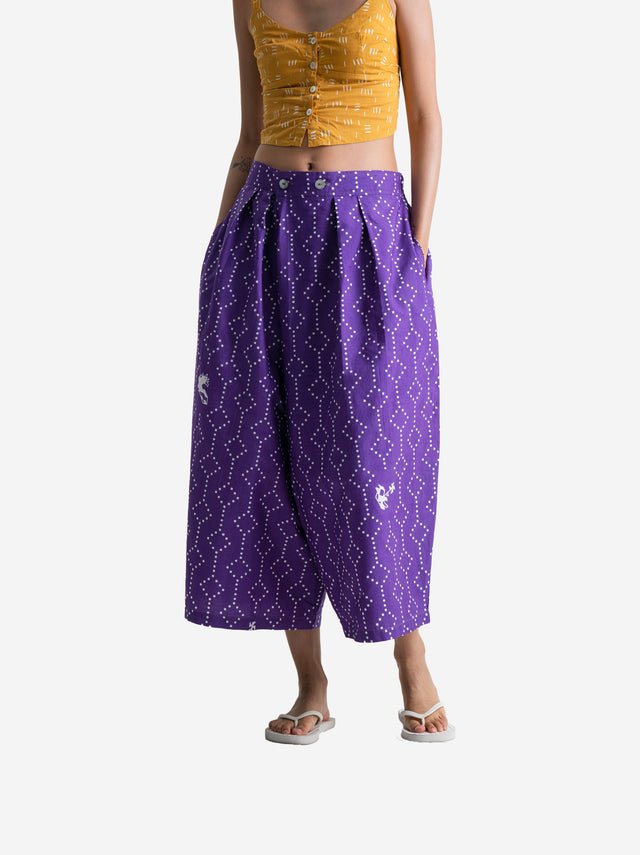 "Nitik Ayam" - Two Buttons Midi Pants