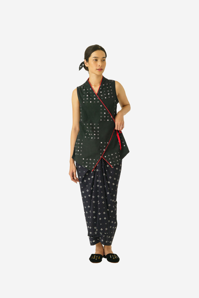 "Sejauh Mata Memandang X Tulus" - "Monokrom"- Kebaya Agni