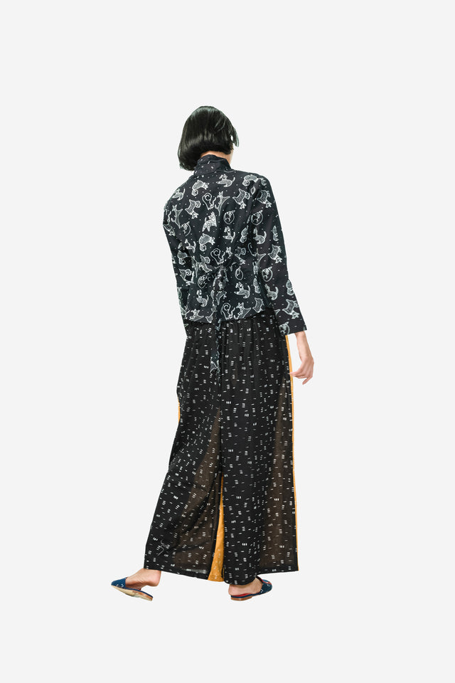 "Siguguk" Tapak Besar - Kebaya Pendek