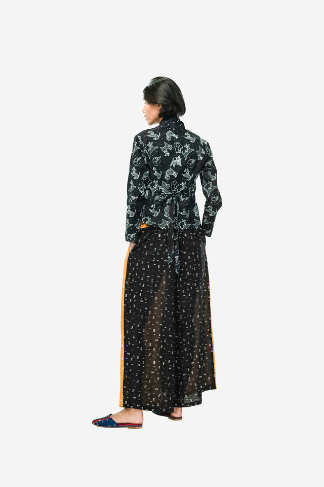 "Siguguk" Tapak Besar - Kebaya Pendek