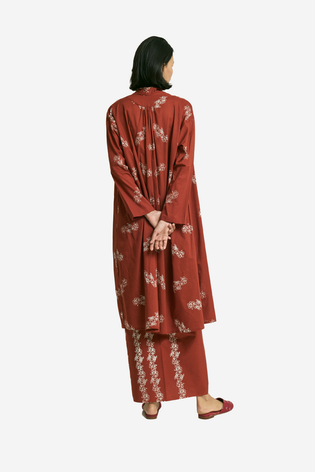 "Untaian Bunga" - Kebaya Panjang