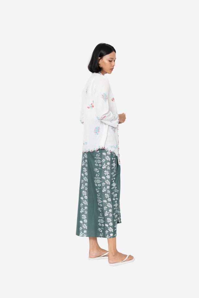"Sejauh Mata Memandang X Dian Sastrowardoyo" "Tumbuh" - Embroidered Kebaya Encim