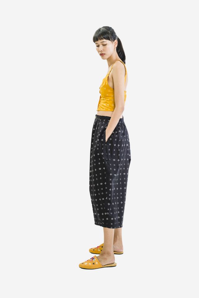 "Wiji" - Two Buttons Midi Pants