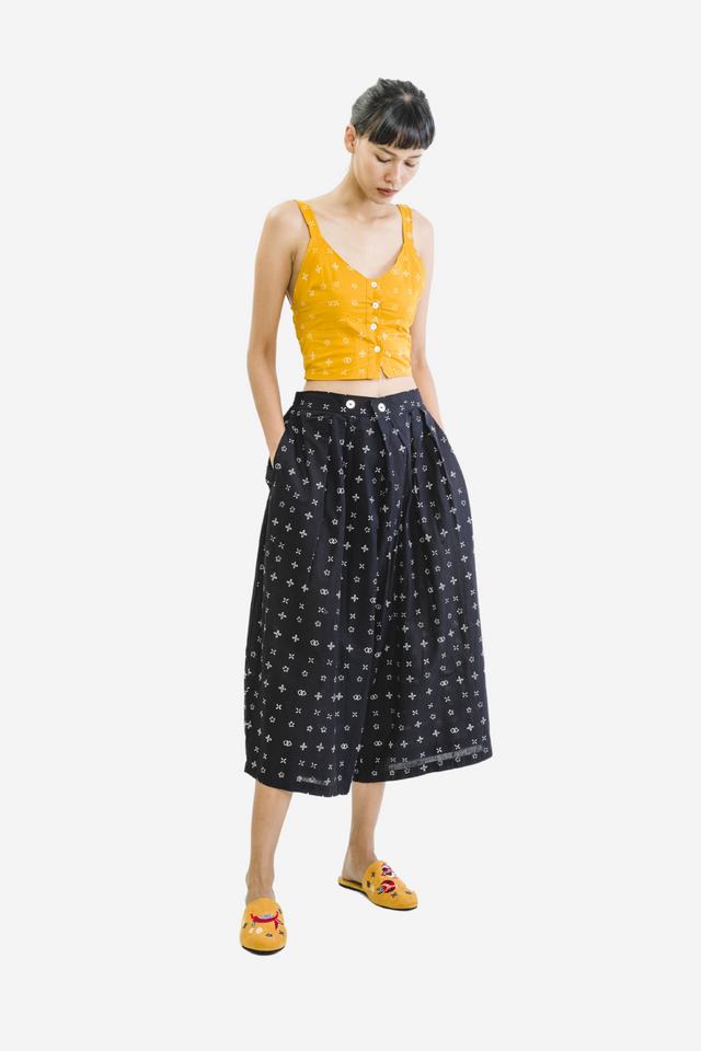 "Wiji" - Two Buttons Midi Pants