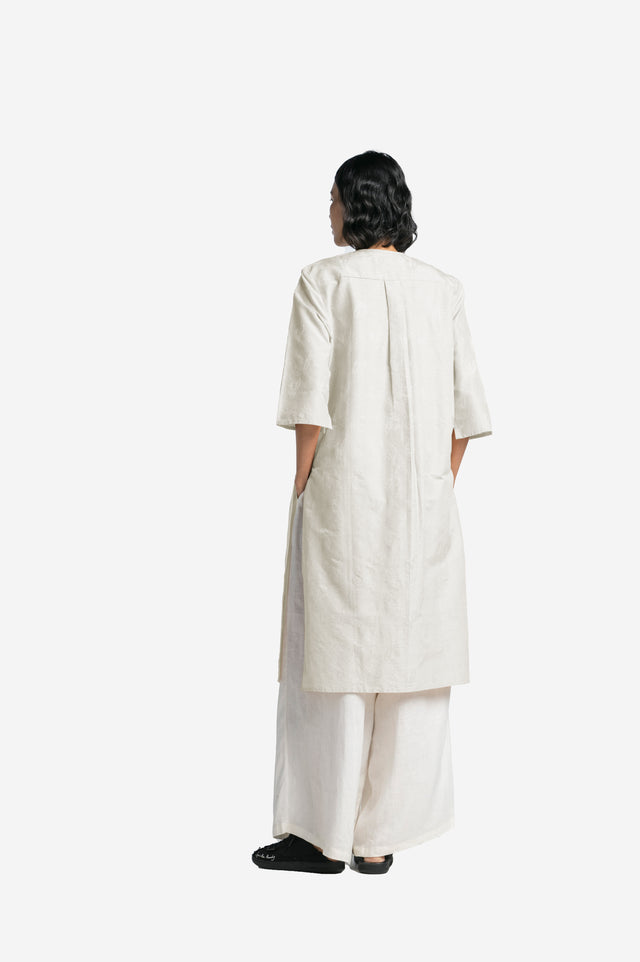 “Tenun Ayam” Silk-Ramie Fiber Baju Panjang