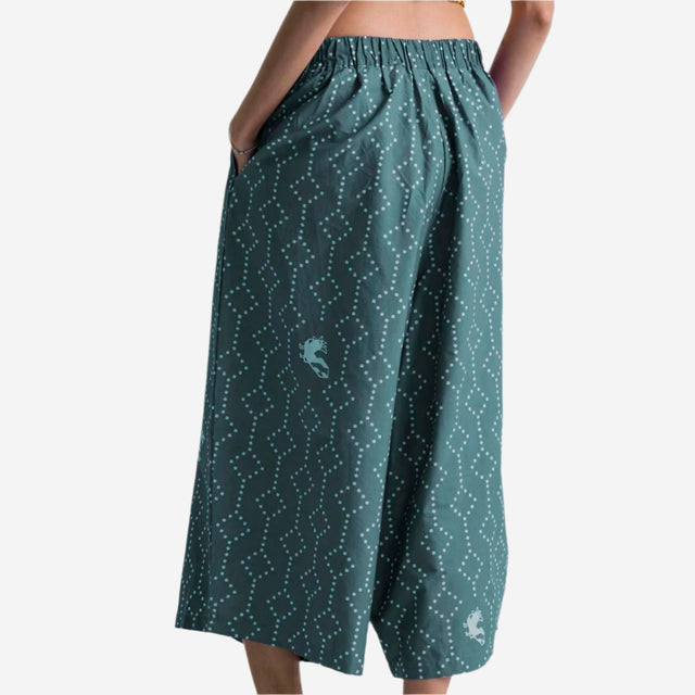 "Nitik Ayam" - Two Buttons Midi Pants