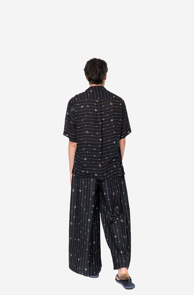 "Sejauh Mata Memandang X Dian Sastrowardoyo" "Tumbuh" - Santai Shirt