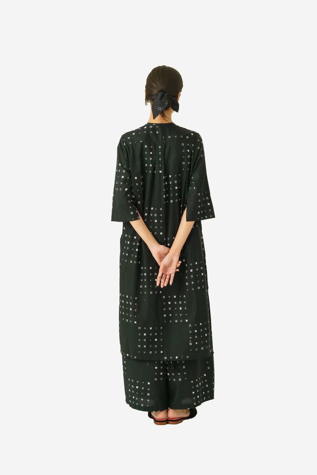 "Sejauh Mata Memandang X Tulus" - "Monokrom"- Baju Panjang