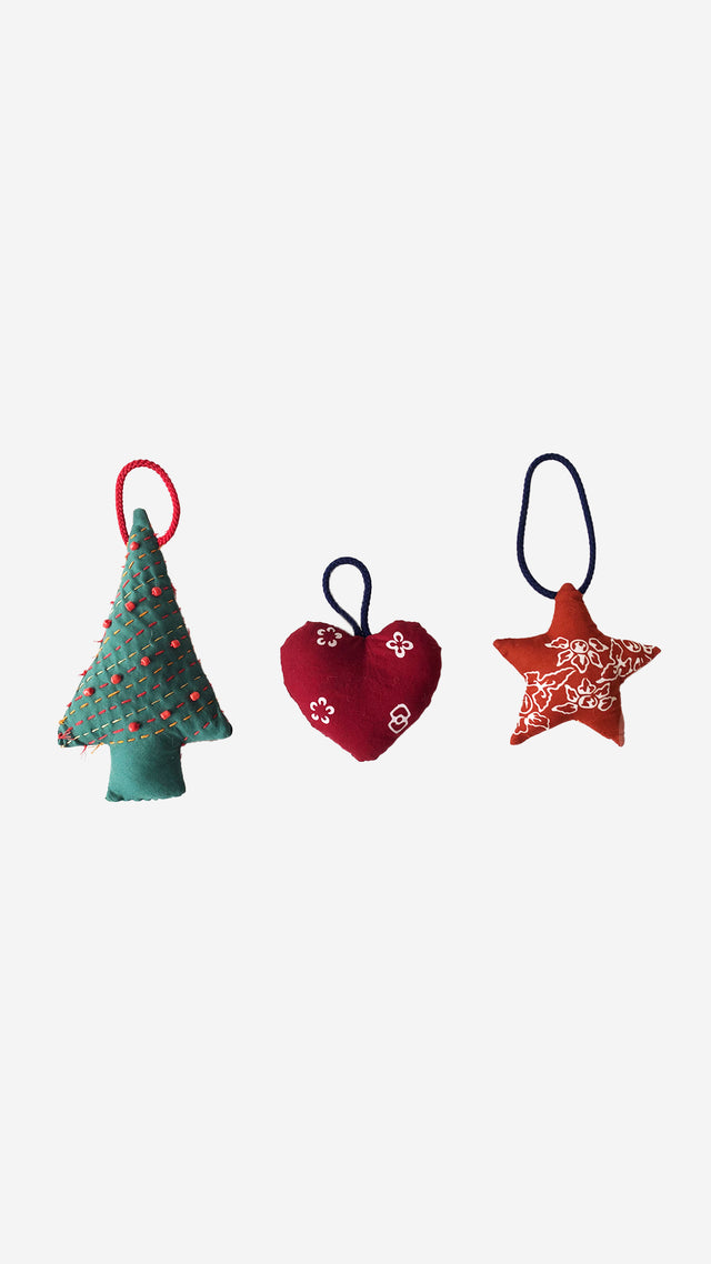 Christmas Ornament ( Sale in pack of three )
