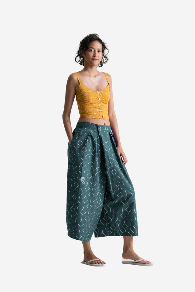 "Nitik Ayam" - Two Buttons Midi Pants