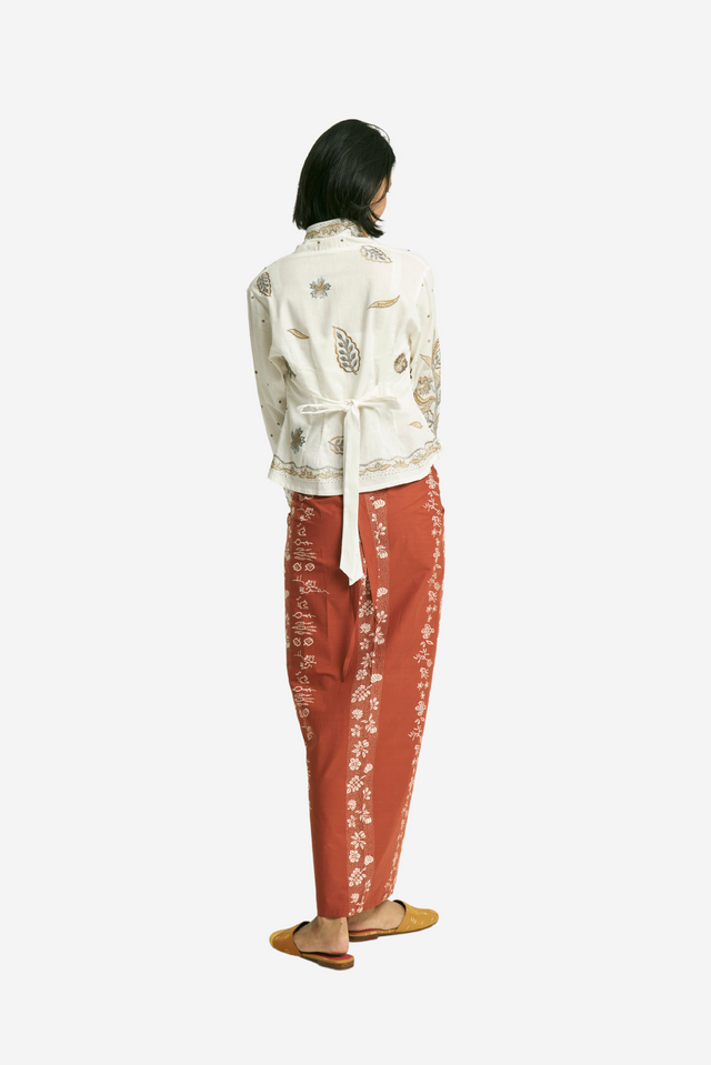 "Bunga Laut" - Embroidered Kebaya