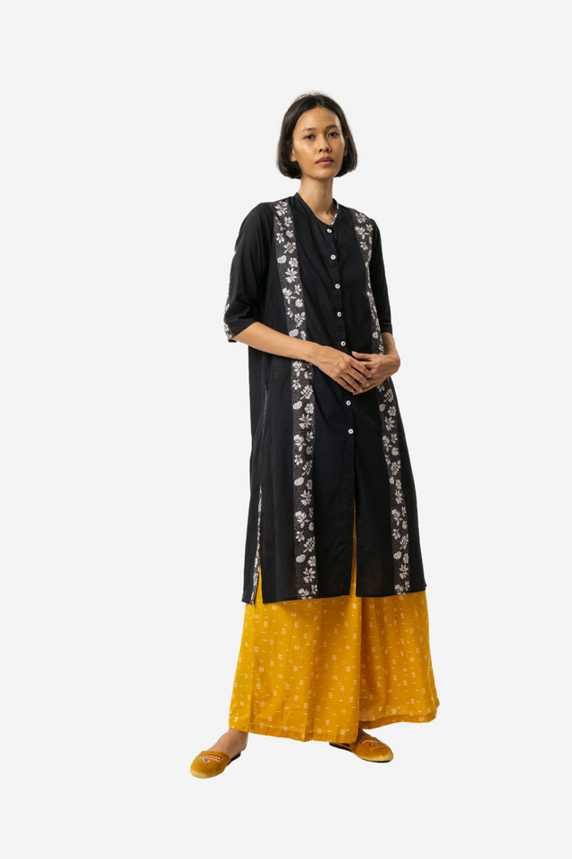 "Sejauh Mata Memandang X Dian Sastrowardoyo" "Tumbuh" Jeda - Baju Panjang