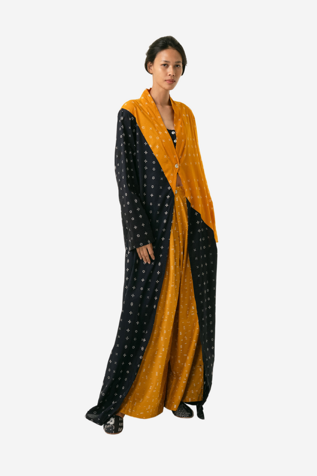 "Wiji" - Buttons Robe