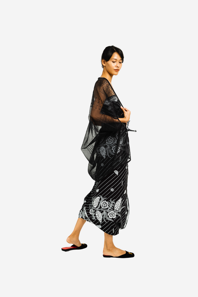 "Bayang Bening" - Outer