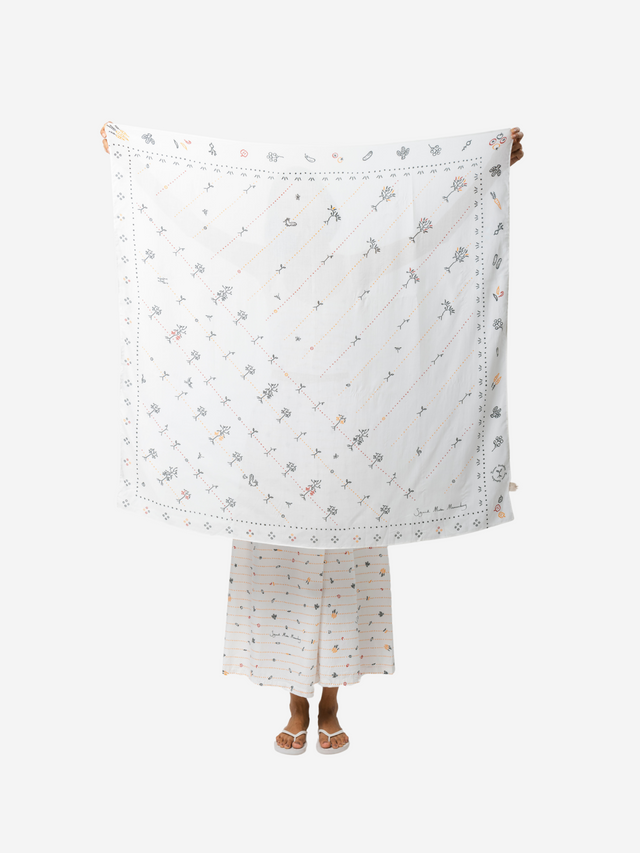 "Sejauh Mata Memandang X Dian Sastrowardoyo" "Tumbuh" - Scarf