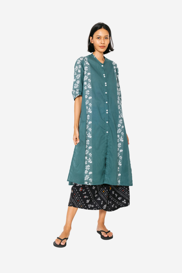 "Sejauh Mata Memandang X Dian Sastrowardoyo" "Tumbuh" Jeda - Baju Panjang