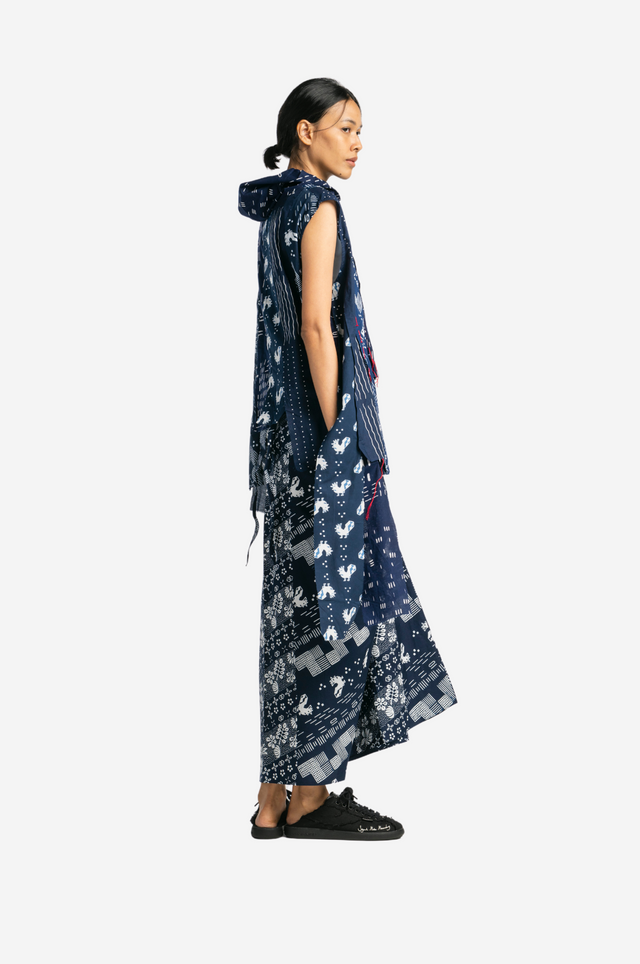 “Nada” - Sleeveless Blouse