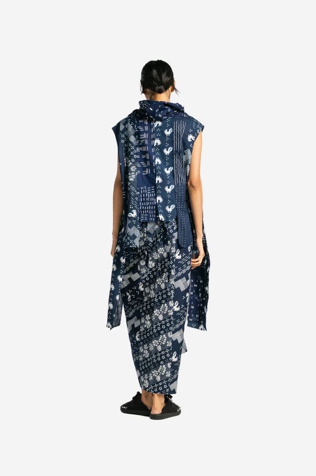 “Nada” - Sleeveless Blouse