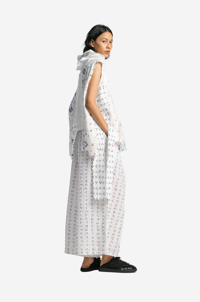 “Nada” - Sleeveless Blouse