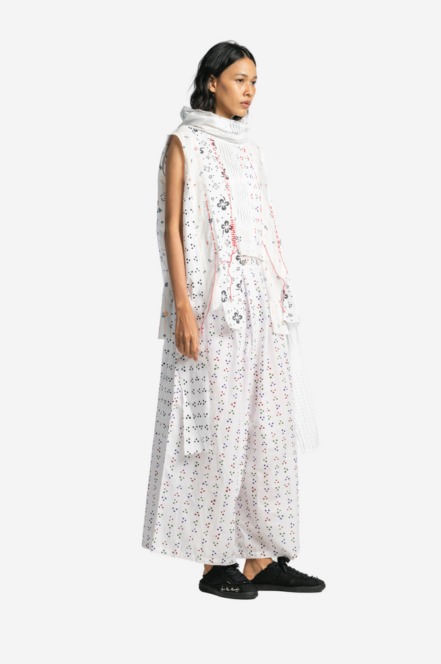 “Nada” - Sleeveless Blouse