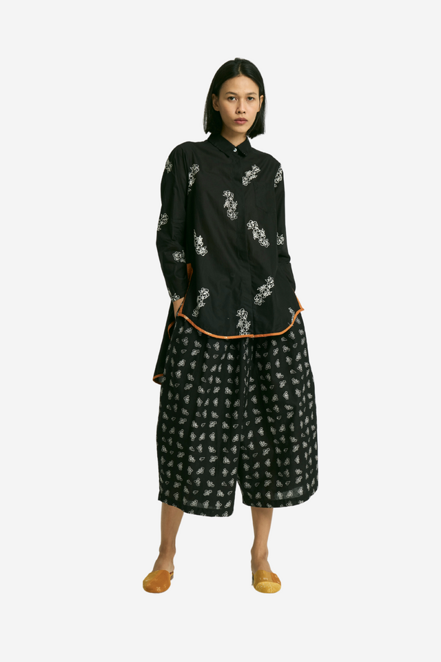 "Untaian Bunga" - Baju Chandra