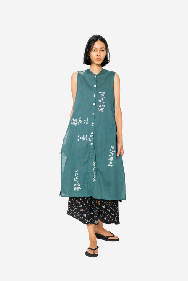 "Sejauh Mata Memandang X Dian Sastrowardoyo " "Tumbuh" - Baju Santai