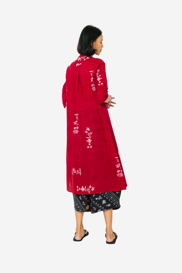 "Sejauh Mata Memandang X Dian Sastrowardoyo" "Tumbuh" - Baju Panjang