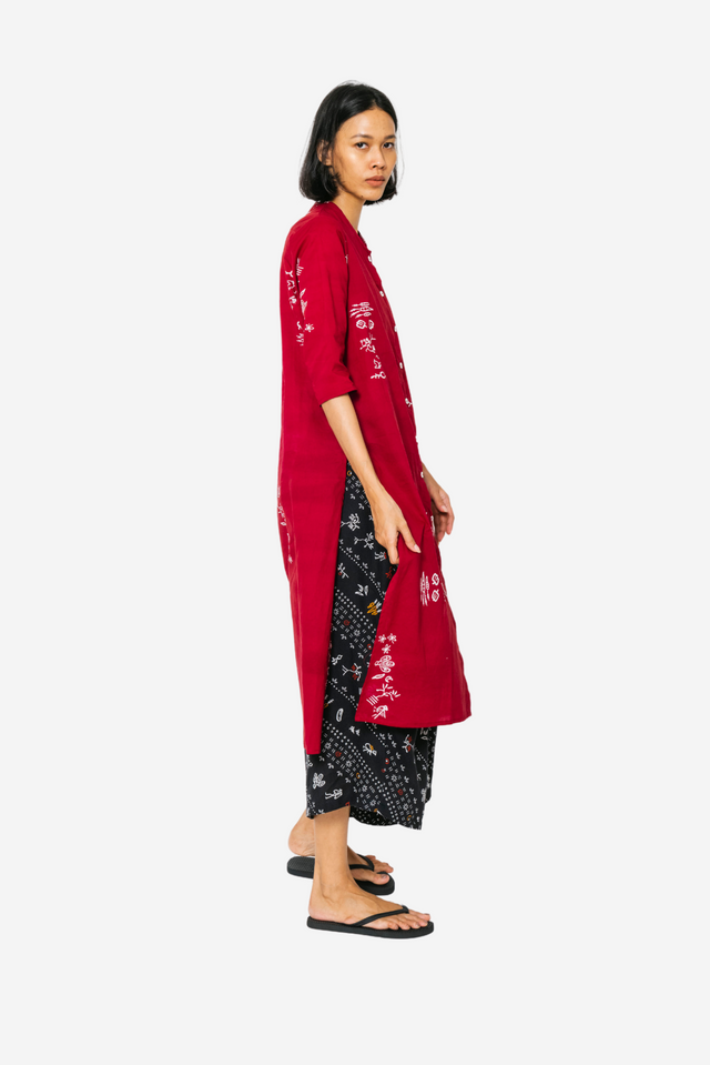 "Sejauh Mata Memandang X Dian Sastrowardoyo" "Tumbuh" - Baju Panjang