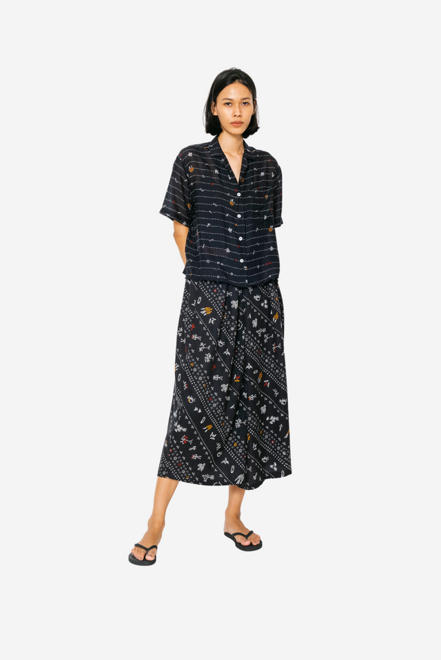 "Sejauh Mata Memandang X Dian Sastrowardoyo" "Tumbuh" - Padma Shirt