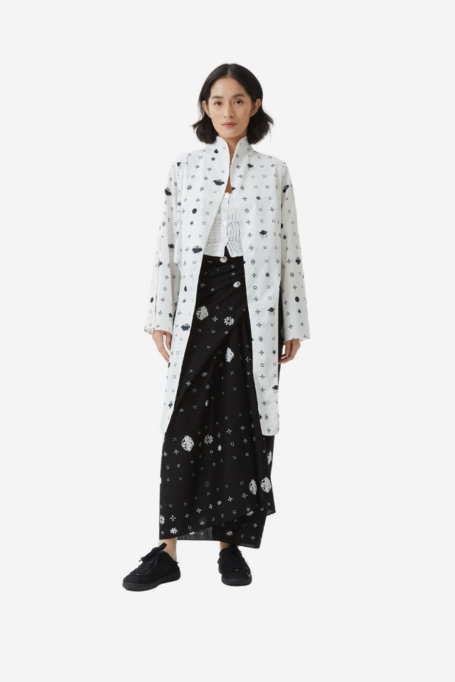 "Sejauh Mata Memandang x Eko Nugroho" Kebaya Saras