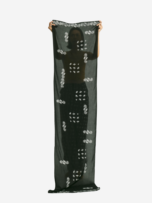 "Untaian Bunga Pencar" - Shawl