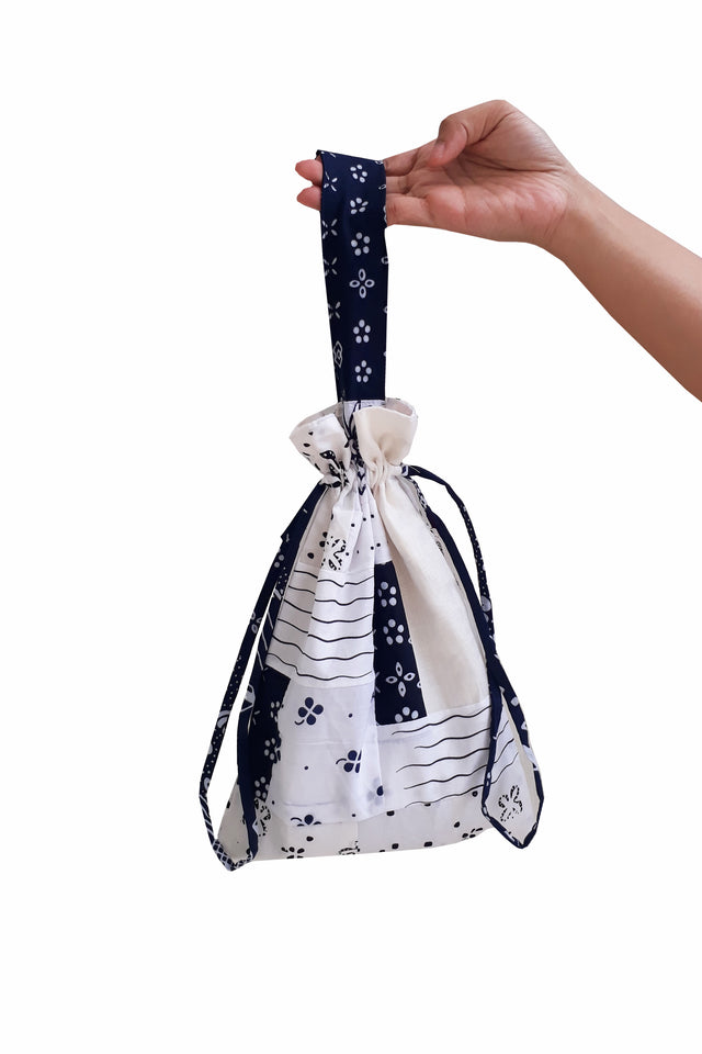 "Daur Aksen Biru" - Drawstring Pouch