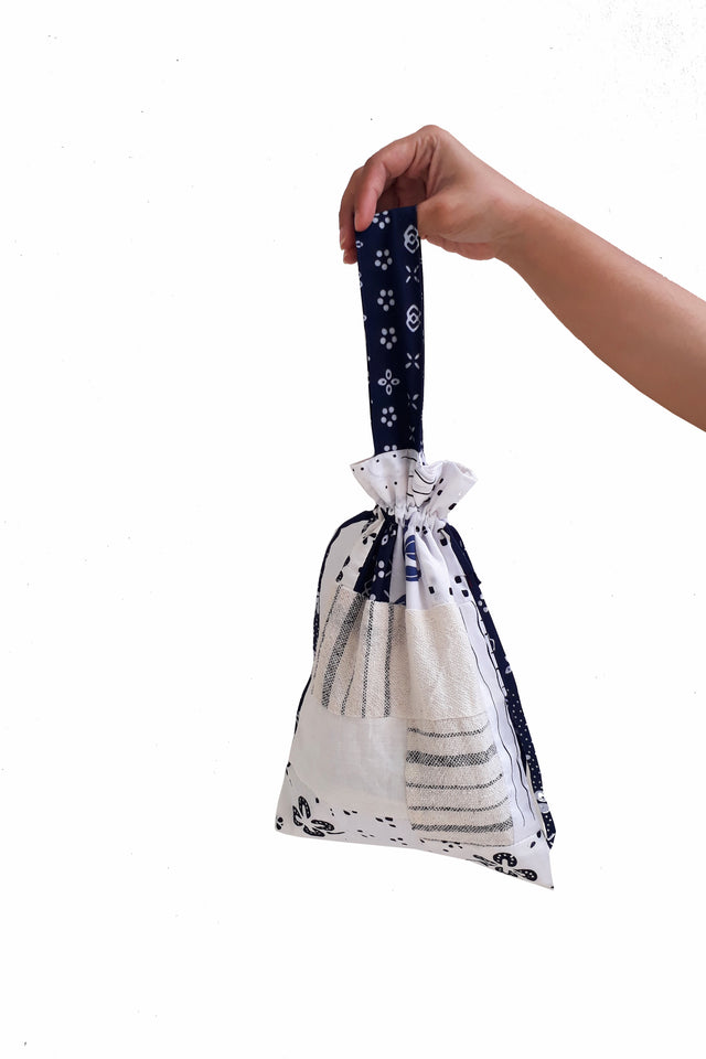 "Daur Aksen Biru" - Drawstring Pouch