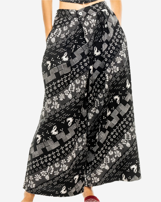 "Tambal" - Two Buttons Maxi Pants