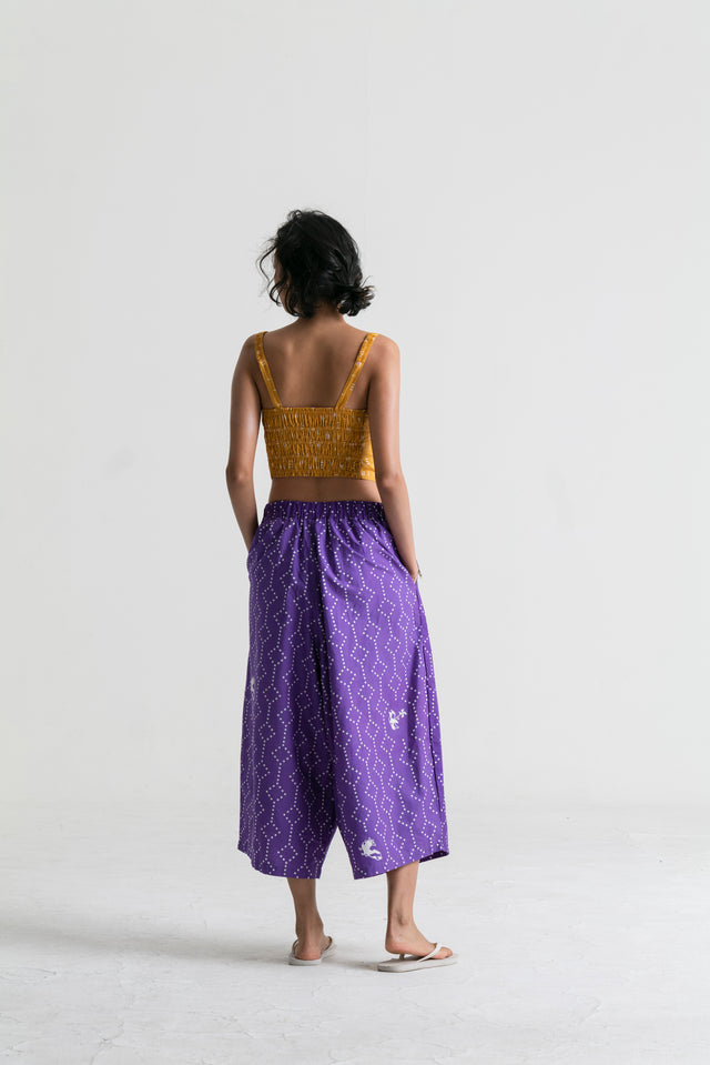 "Nitik Ayam" - Two Buttons Midi Pants