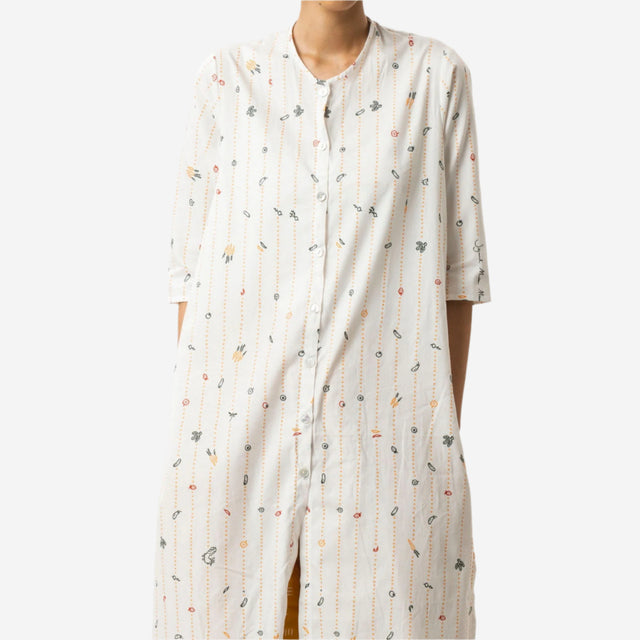 "Sejauh Mata Memandang X Dian Sastrowardoyo" "Tumbuh" - Baju Panjang