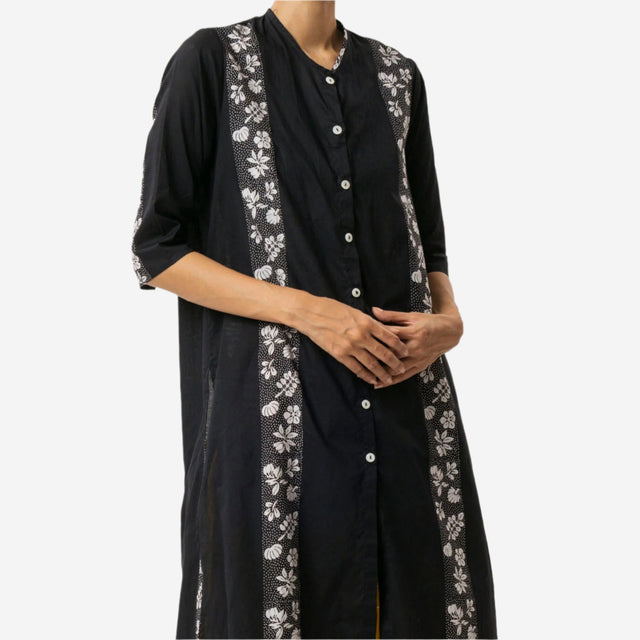 "Sejauh Mata Memandang X Dian Sastrowardoyo" "Tumbuh" Jeda - Baju Panjang