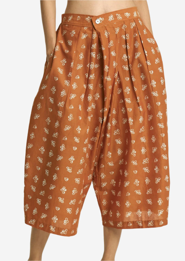 "Bunga Pencar" - Two Buttons Midi Pants