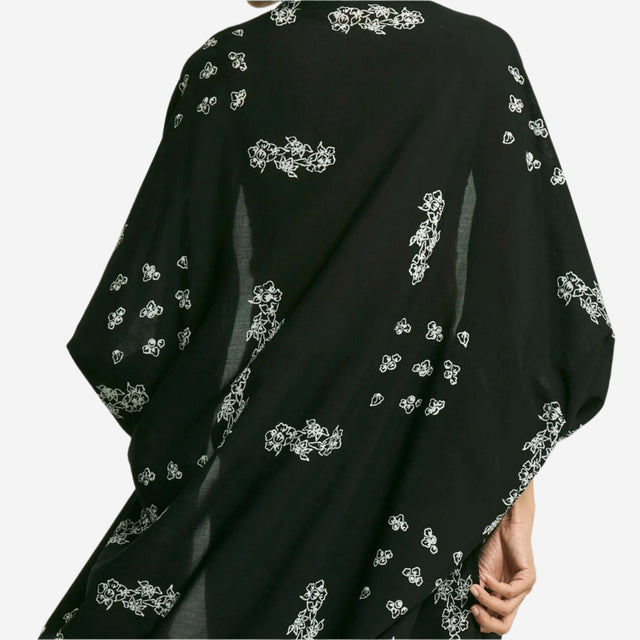 "Untaian Bunga Pencar" - Outer