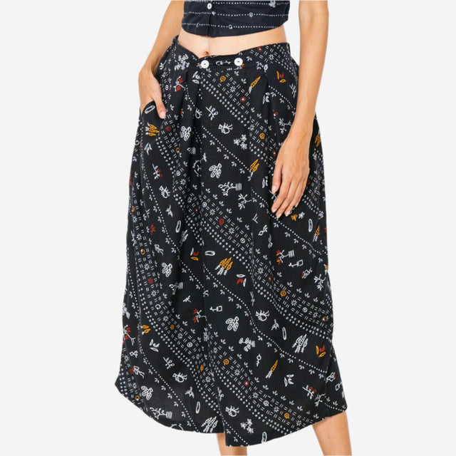 "Sejauh Mata Memandang X Dian Sastrowardoyo" "Tumbuh" - Two Buttons Midi Pants