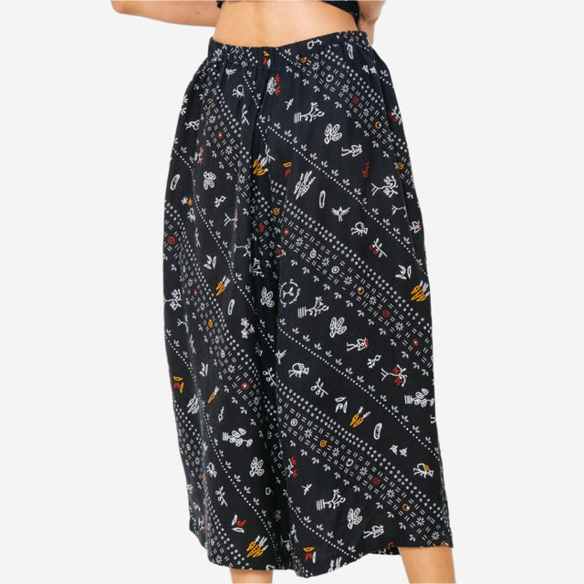 "Sejauh Mata Memandang X Dian Sastrowardoyo" "Tumbuh" - Two Buttons Midi Pants