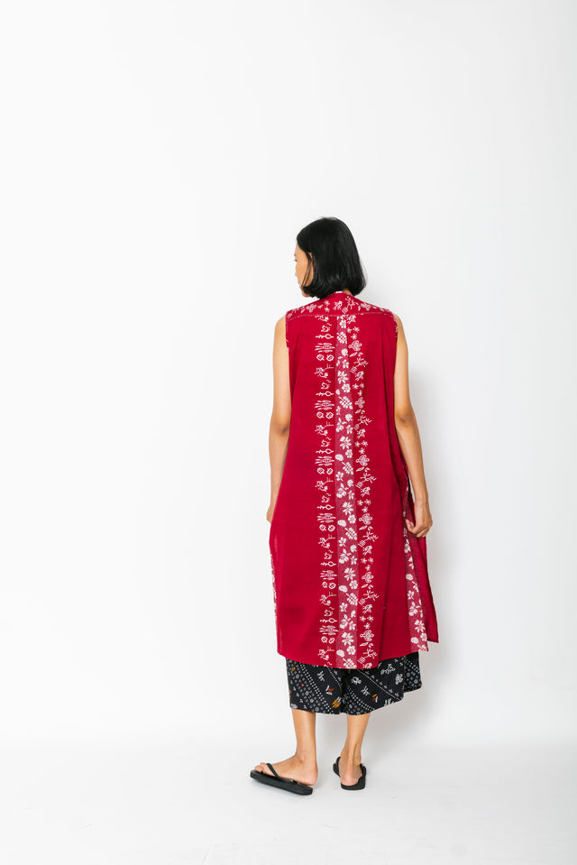 "Sejauh Mata Memandang X Dian Sastrowardoyo" "Tumbuh & Flora" - Baju Santai