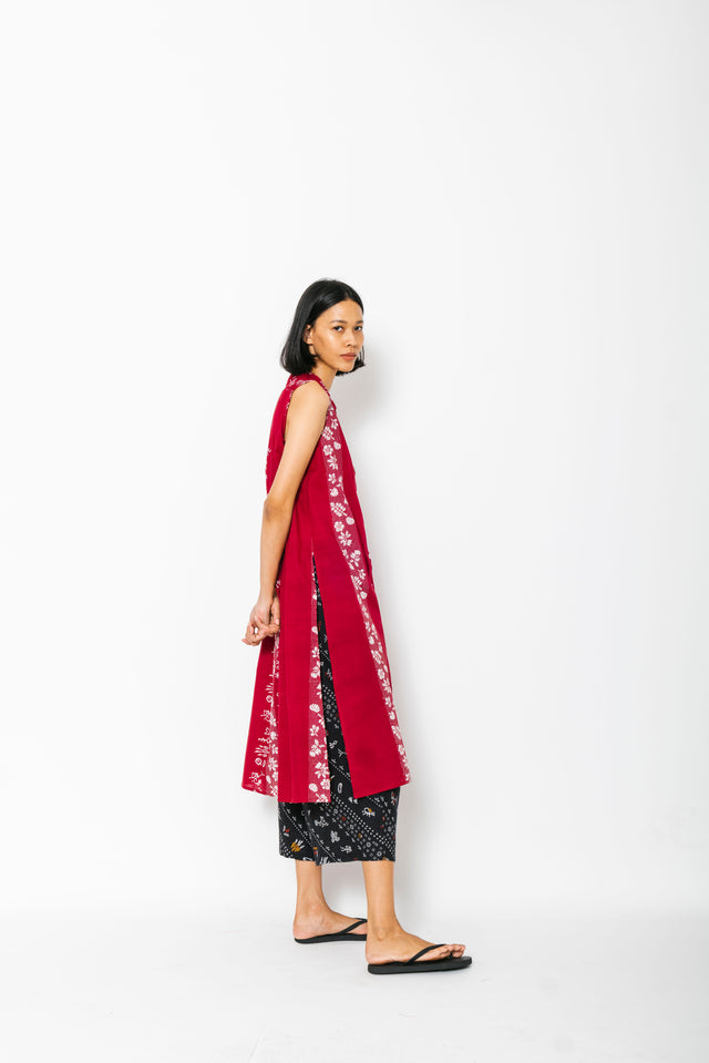 "Sejauh Mata Memandang X Dian Sastrowardoyo" "Tumbuh & Flora" - Baju Santai