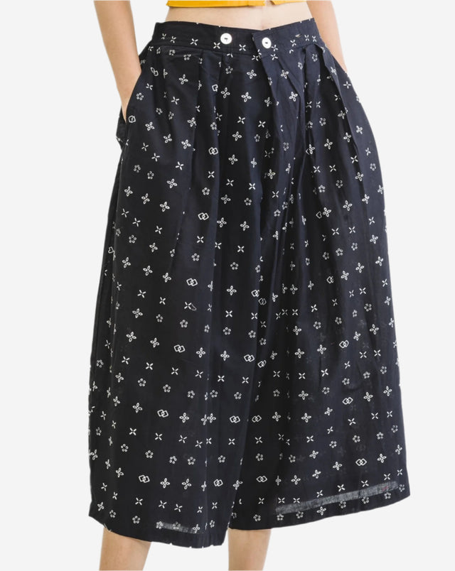 "Wiji" - Two Buttons Midi Pants