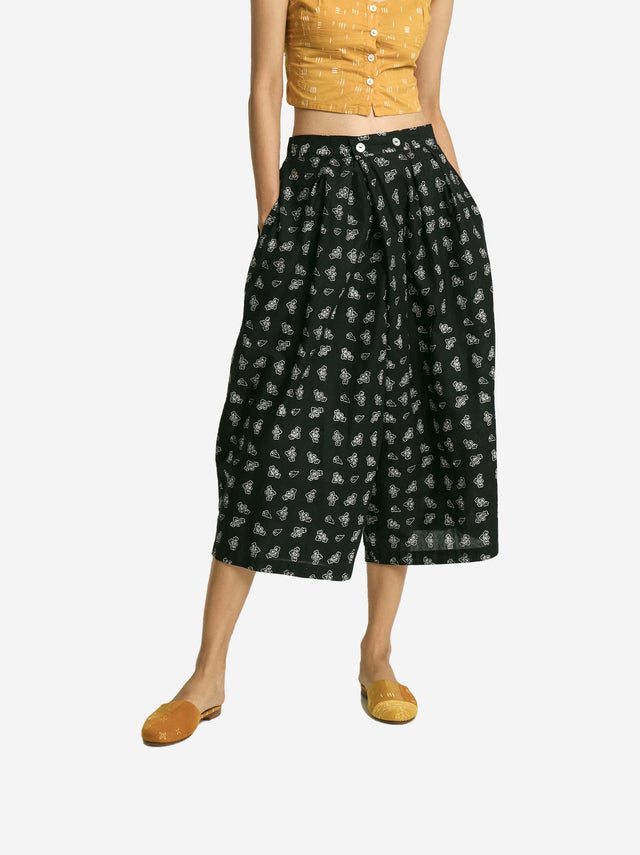 "Bunga Pencar" - Two Buttons Midi Pants