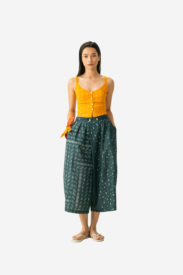 "Bambu" - Plant-based Dye Two Buttons Midi Pants