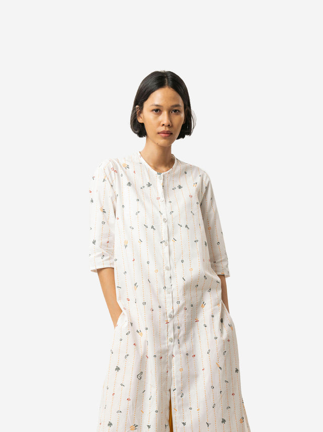 "Sejauh Mata Memandang X Dian Sastrowardoyo" "Tumbuh" - Baju Panjang