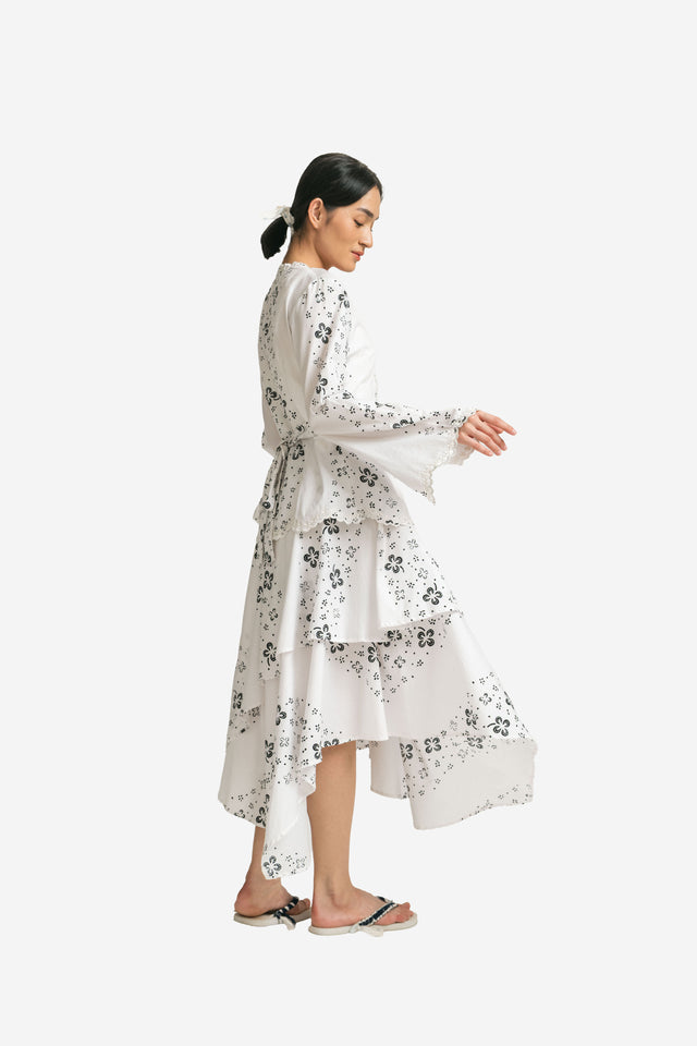 "Semanggi" - Kebaya Kaya