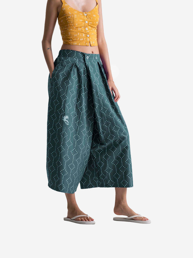 "Nitik Ayam" - Two Buttons Midi Pants